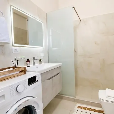 Flutura Duplex Lungomare - Free Parking Vlorë